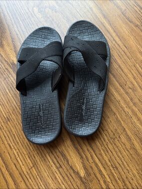 Eddie Bauer Break Point Criss-Cross Slide Sandals.